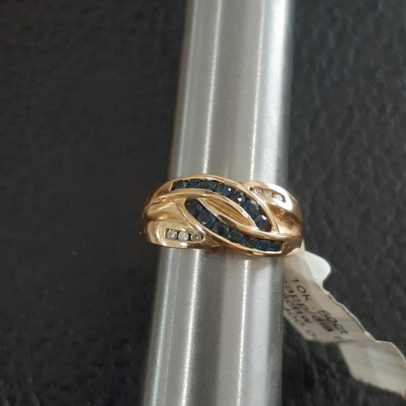10K YELLOW GOLD SAPPHIRE/ DIAMOND RING - Picture 4 of 6